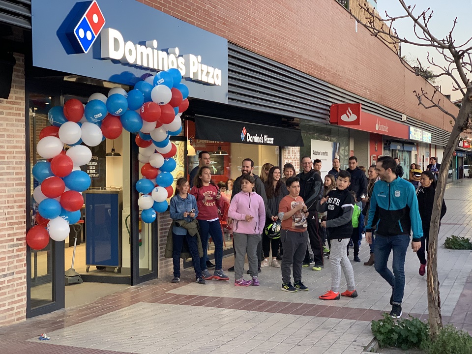 dominos-pizza-7